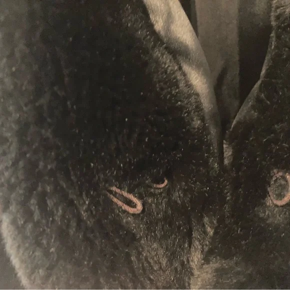 Elegant Black Teddy Jacket - Picture 4 of 5